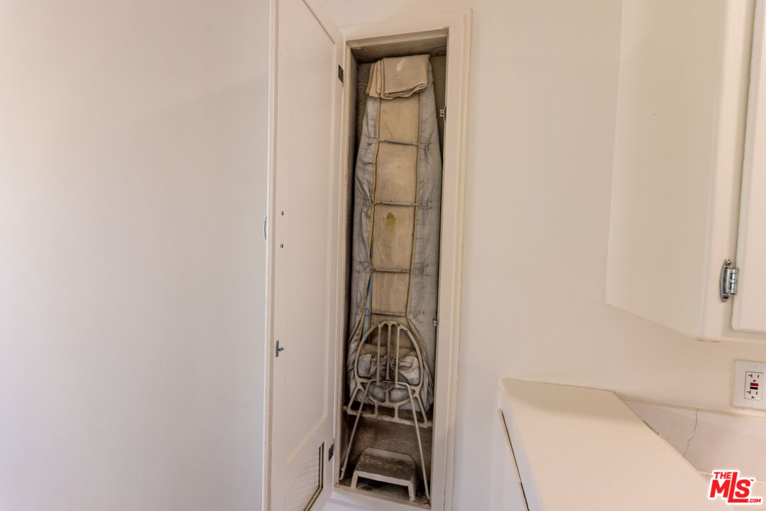 1940 S Robertson Blvd Unit: 1