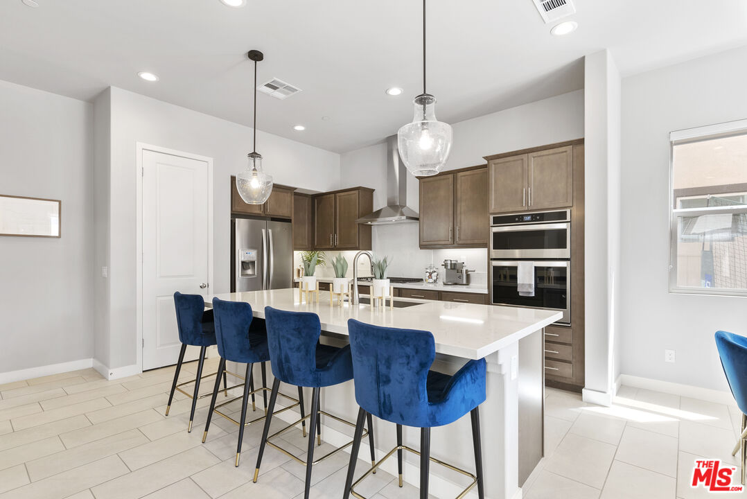 551 Daniel Freeman Cir