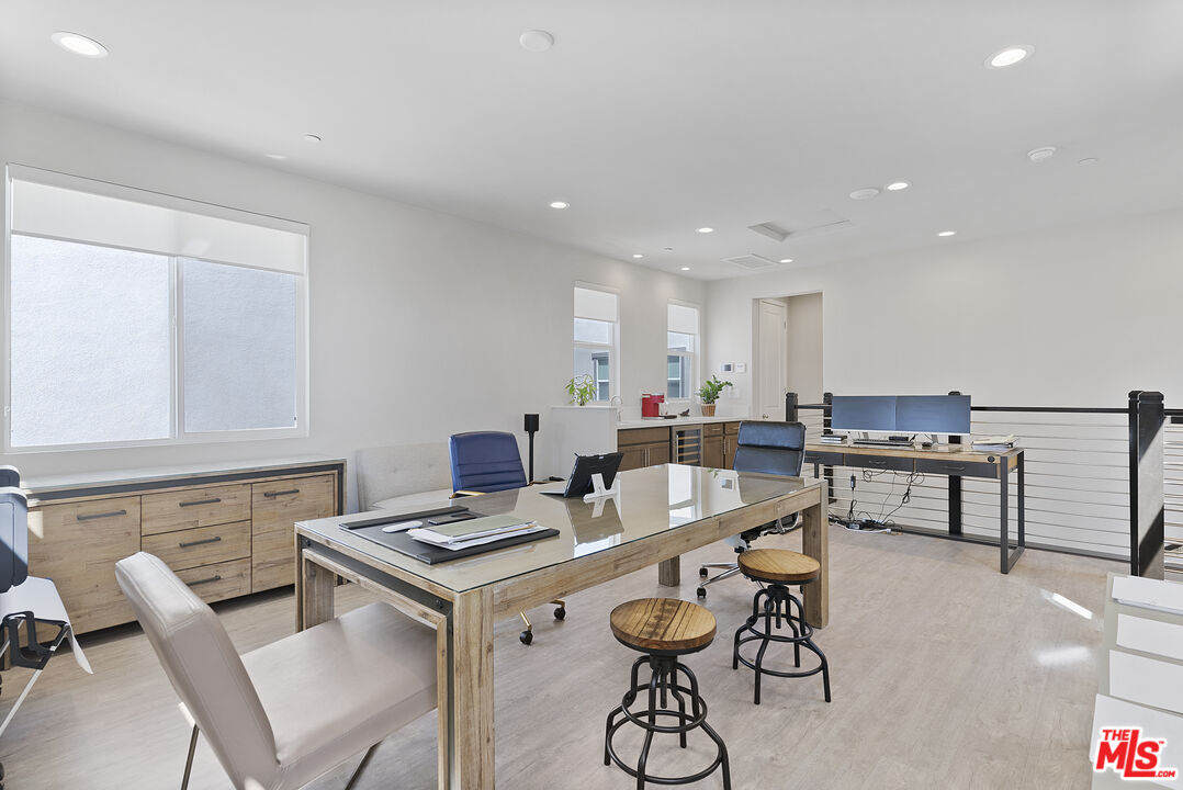 551 Daniel Freeman Cir