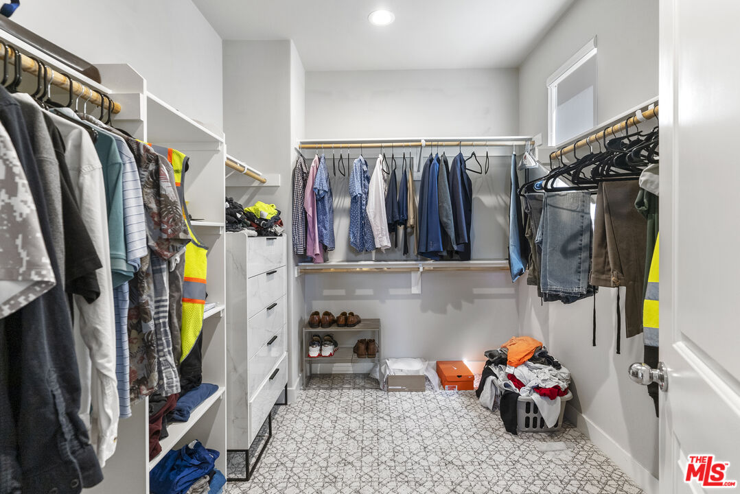 551 Daniel Freeman Cir