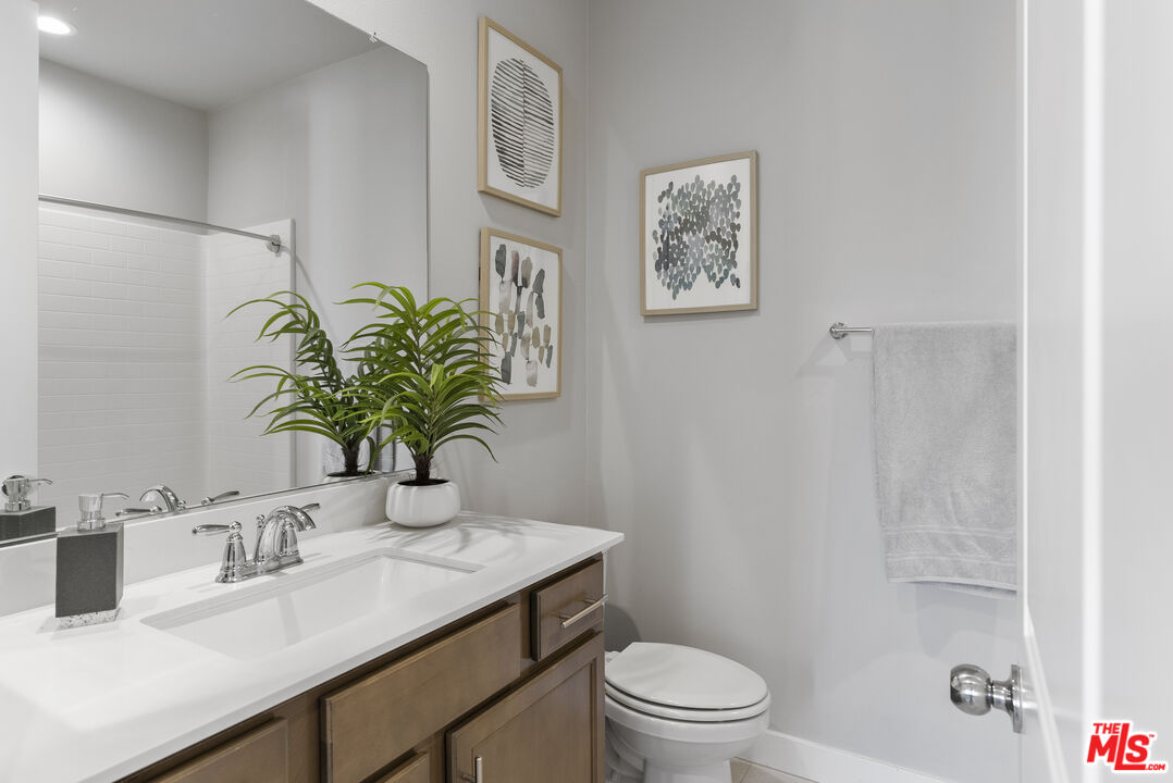 551 Daniel Freeman Cir