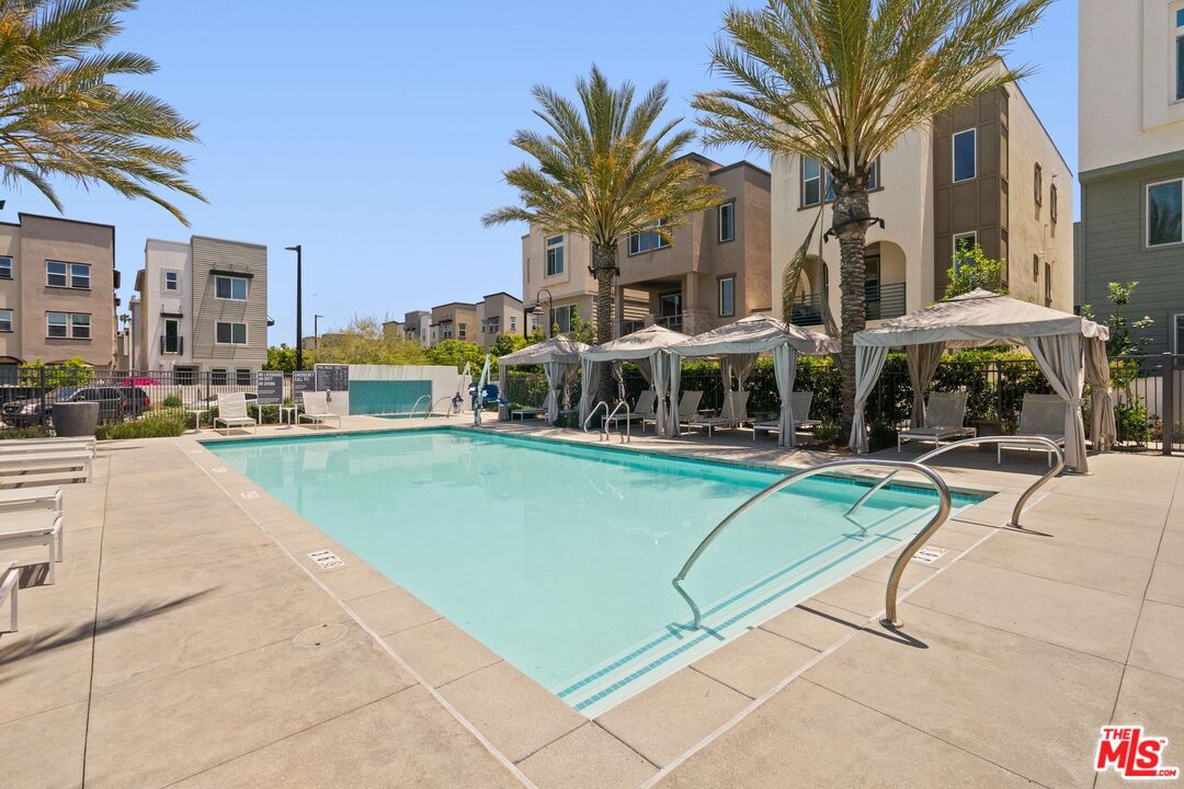 551 Daniel Freeman Cir