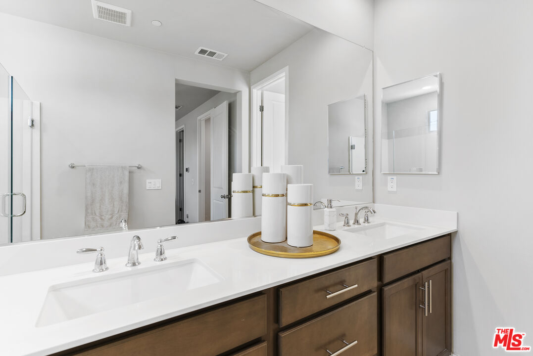 551 Daniel Freeman Cir