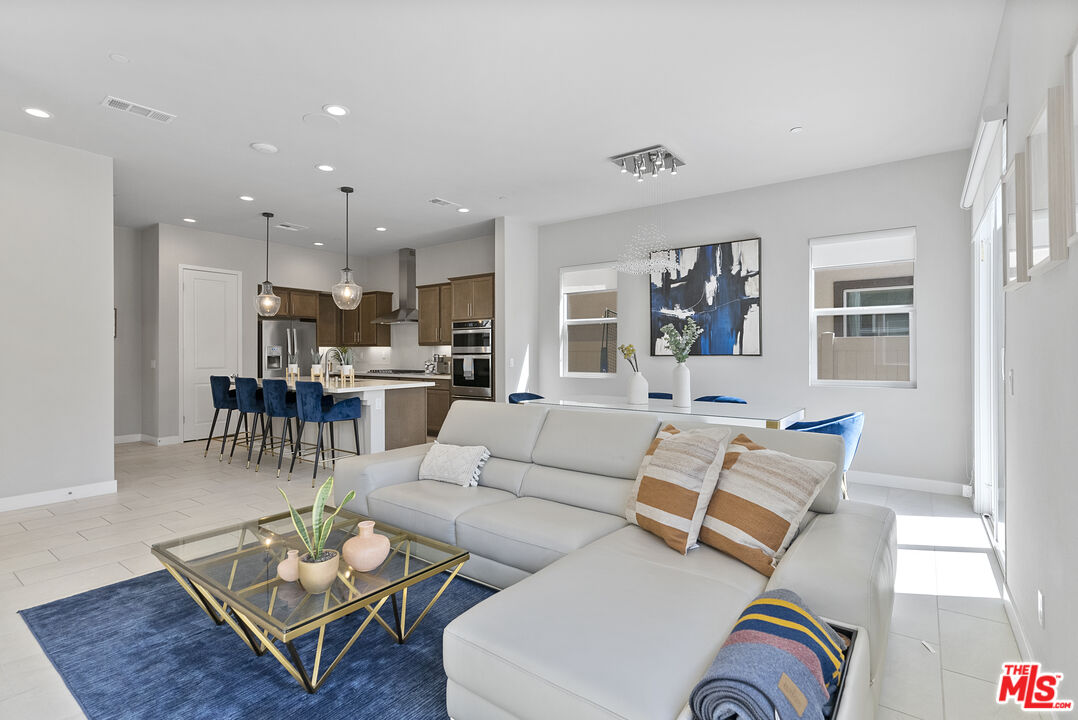 551 Daniel Freeman Cir