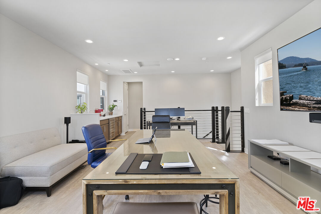 551 Daniel Freeman Cir