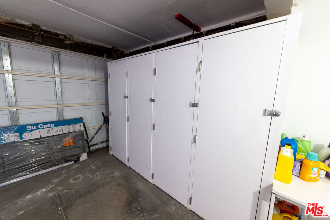 1940 S Robertson Blvd Unit: 9