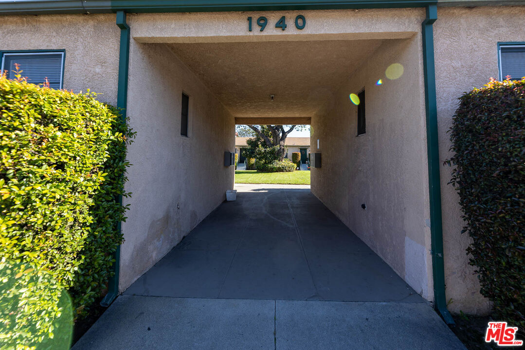 1940 S Robertson Blvd Unit: 9