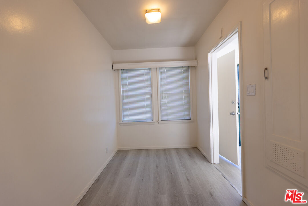 1940 S Robertson Blvd Unit: 9