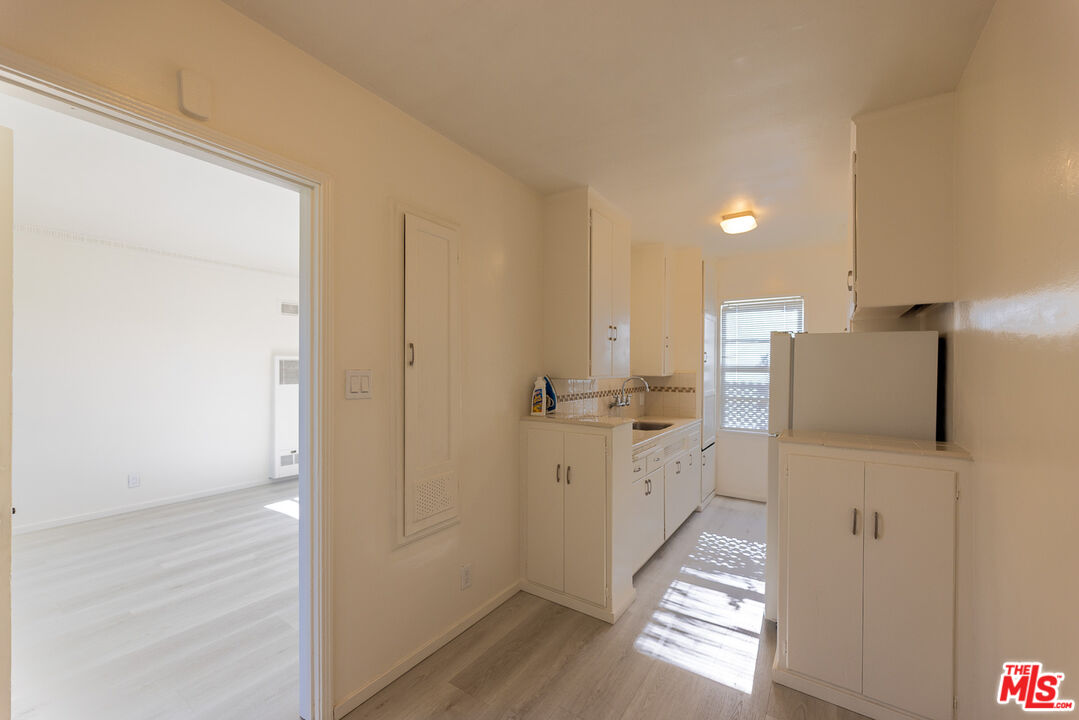 1940 S Robertson Blvd Unit: 9