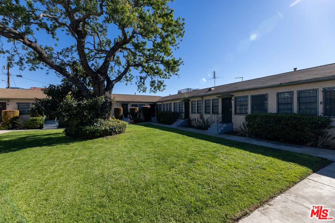 1940 S Robertson Blvd Unit: 9