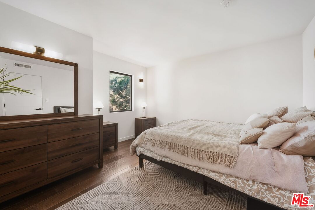 3601 Dixie Canyon Ave