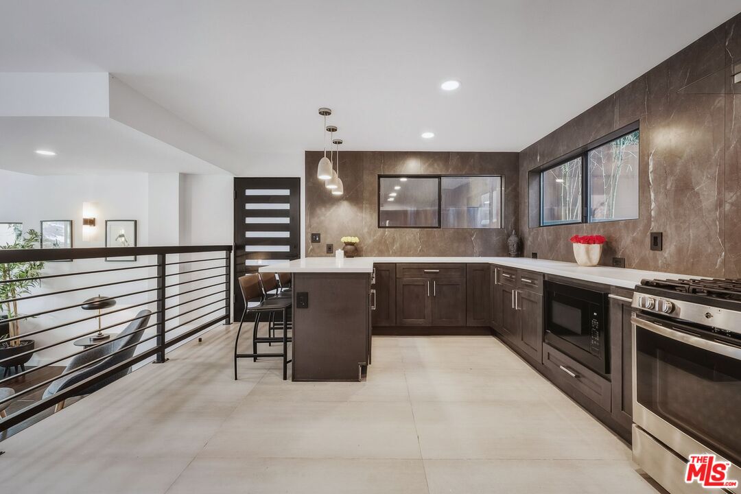 3601 Dixie Canyon Ave