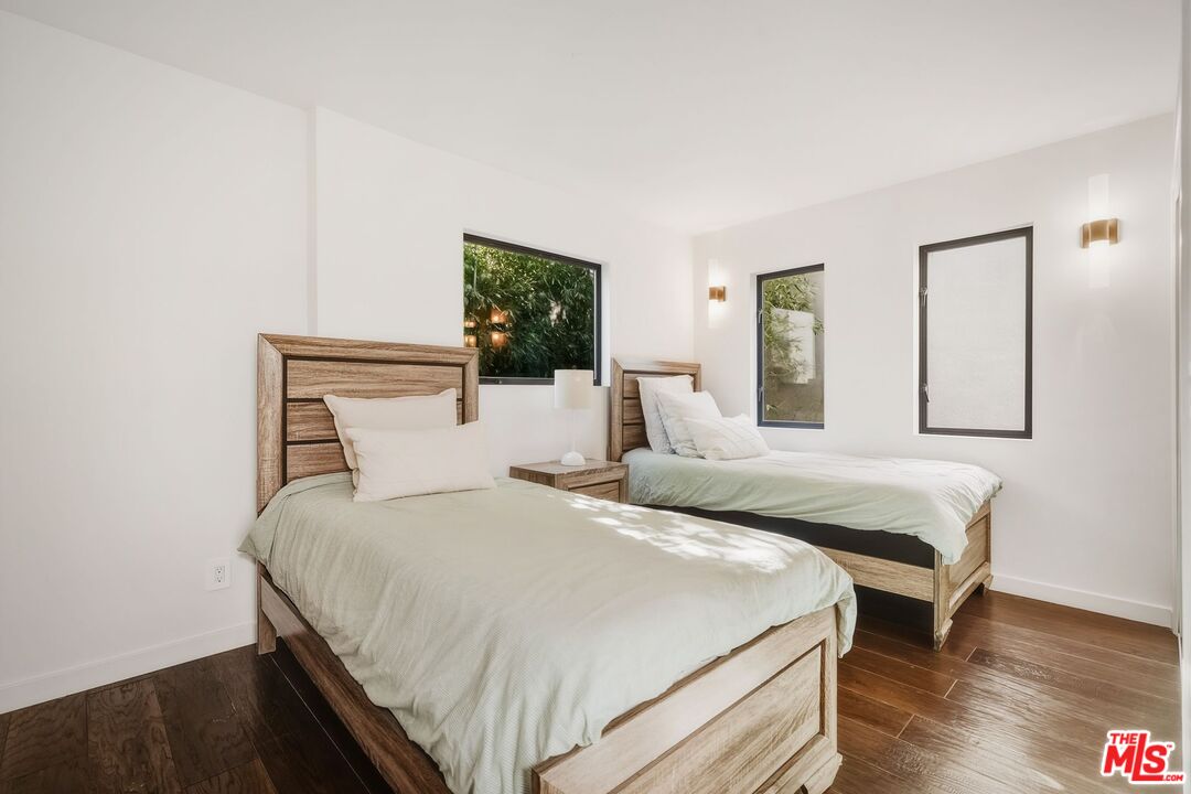 3601 Dixie Canyon Ave