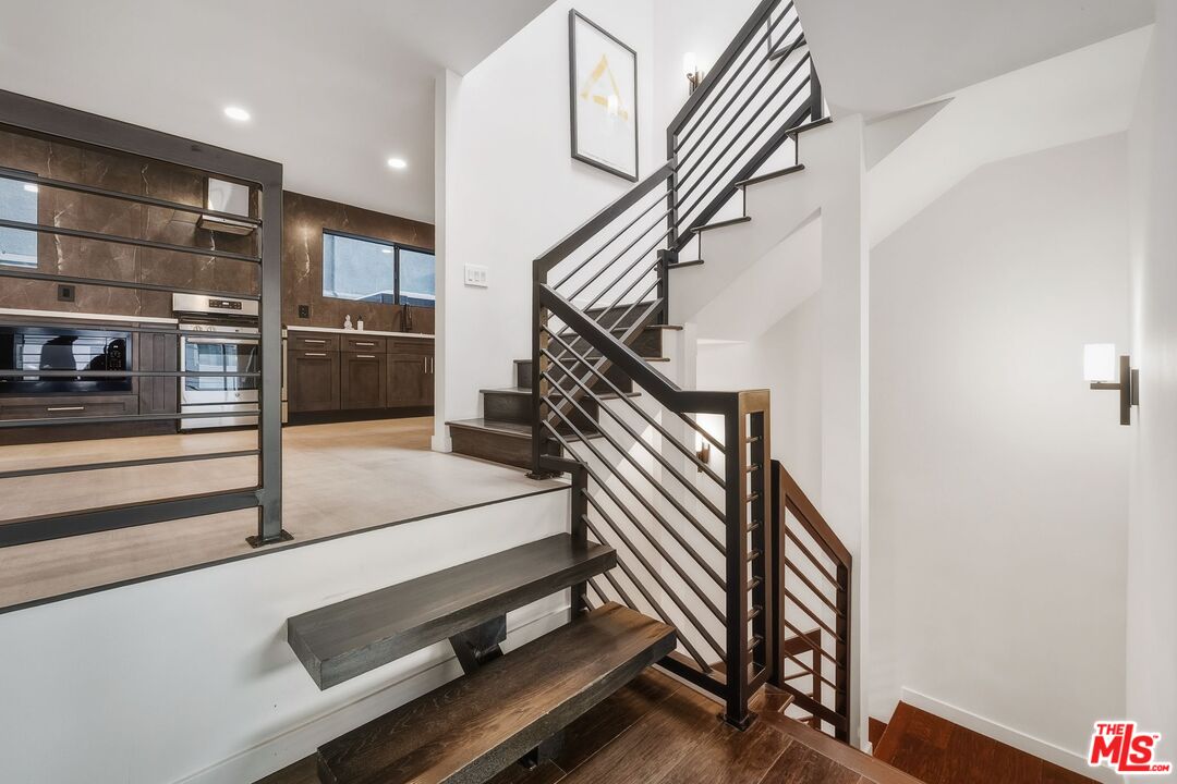 3601 Dixie Canyon Ave