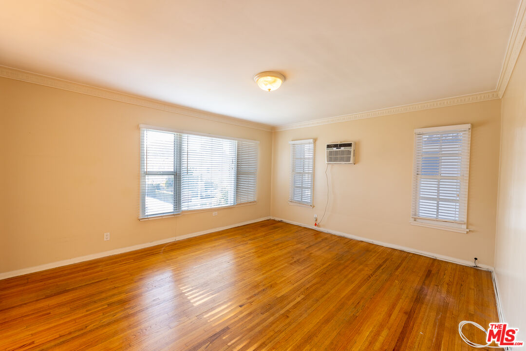 8537 Cashio St Unit: 1/2