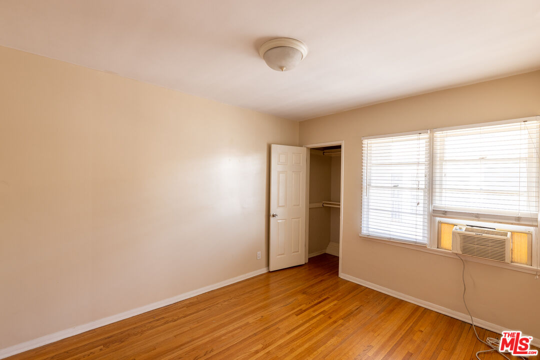 8537 Cashio St Unit: 1/2