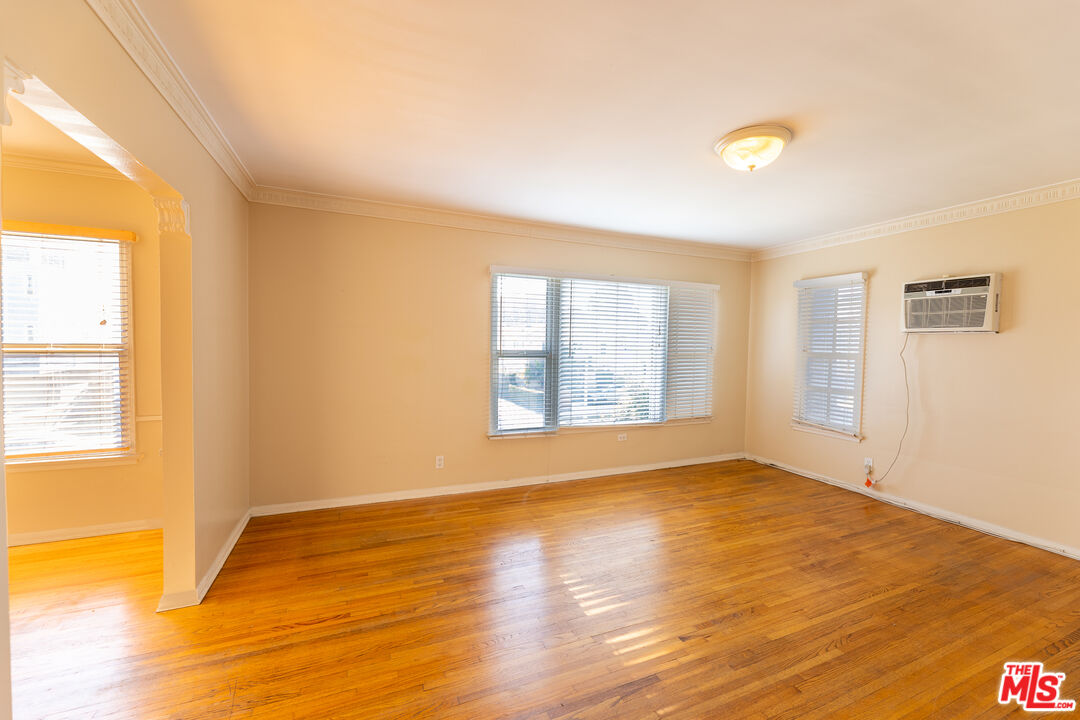 8537 Cashio St Unit: 1/2