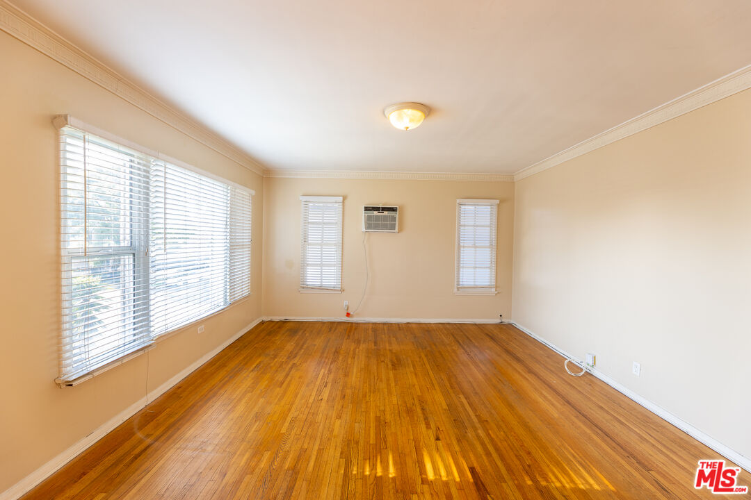 8537 Cashio St Unit: 1/2