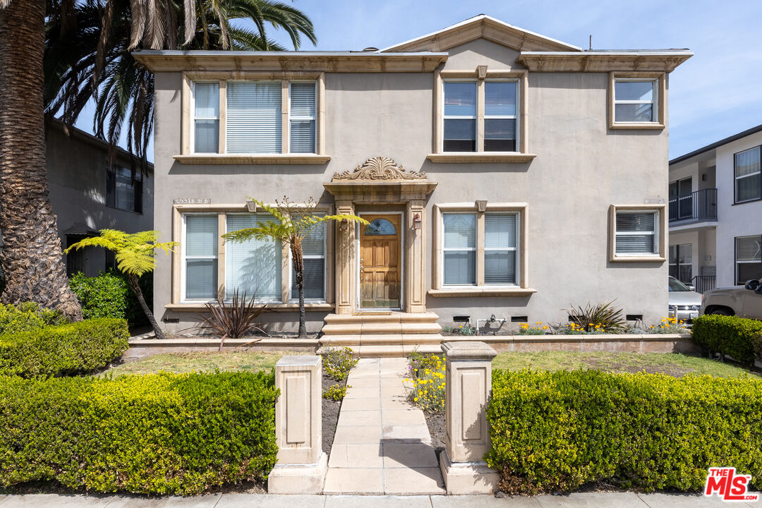 8537 Cashio St Unit: 1/2