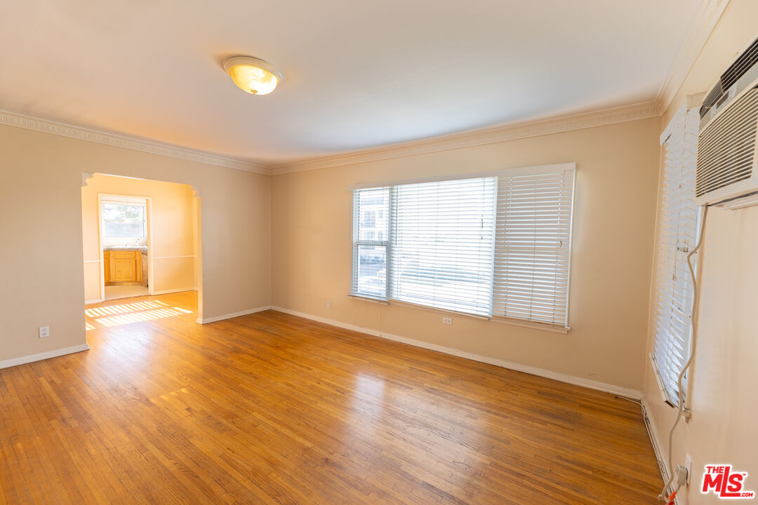 8537 Cashio St Unit: 1/2