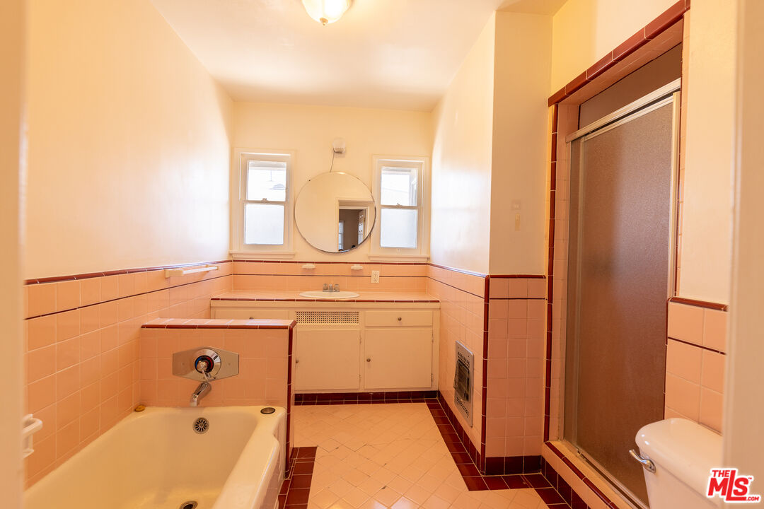 8537 Cashio St Unit: 1/2