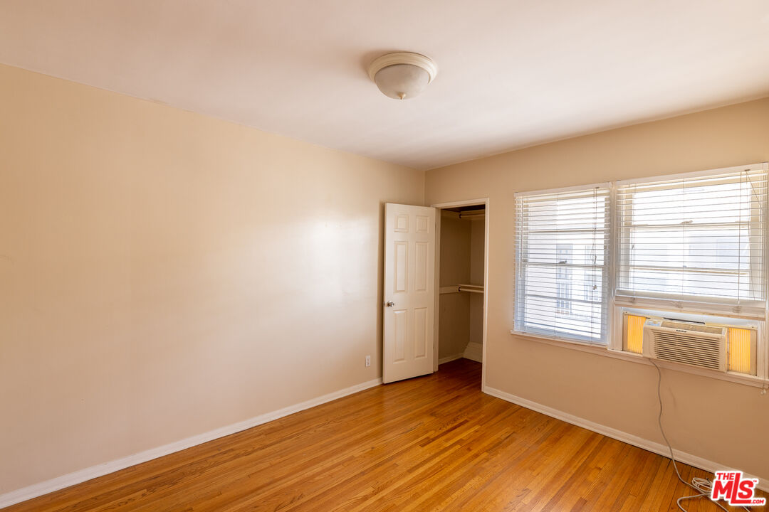 8537 Cashio St Unit: 1/2