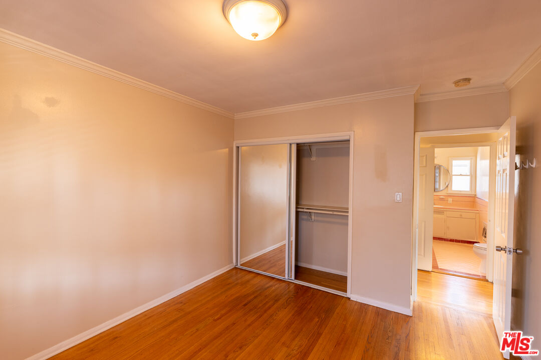 8537 Cashio St Unit: 1/2