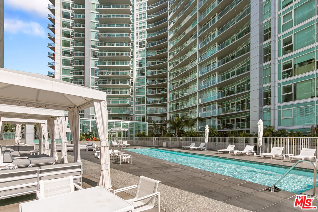 13600 Marina Pointe Dr Unit: 1507