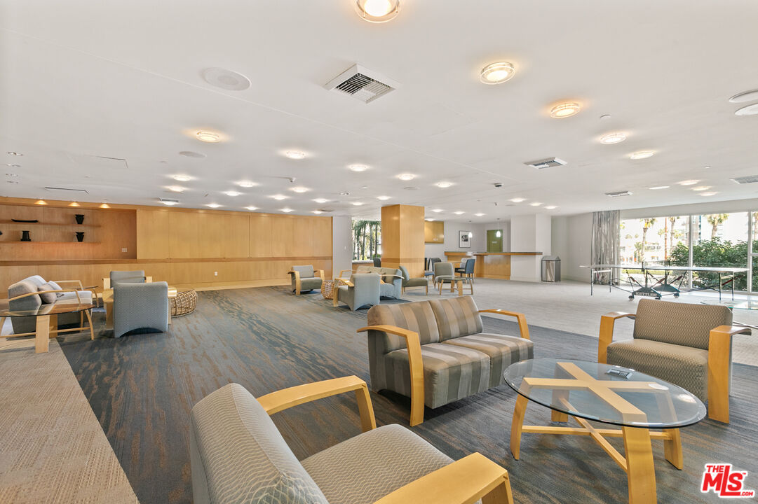 13600 Marina Pointe Dr Unit: 1507