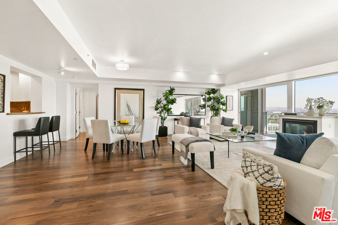 13600 Marina Pointe Dr Unit: 1507