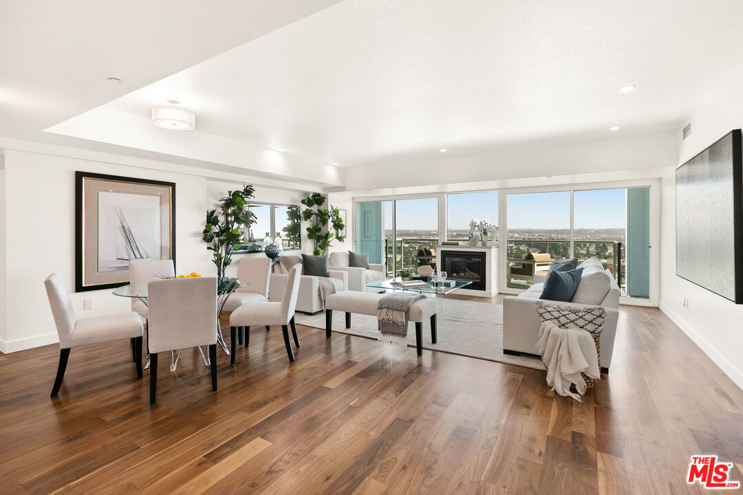 13600 Marina Pointe Dr Unit: 1507