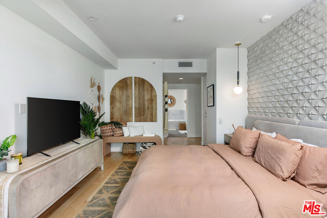 13600 MARINA POINTE DR Unit: 812