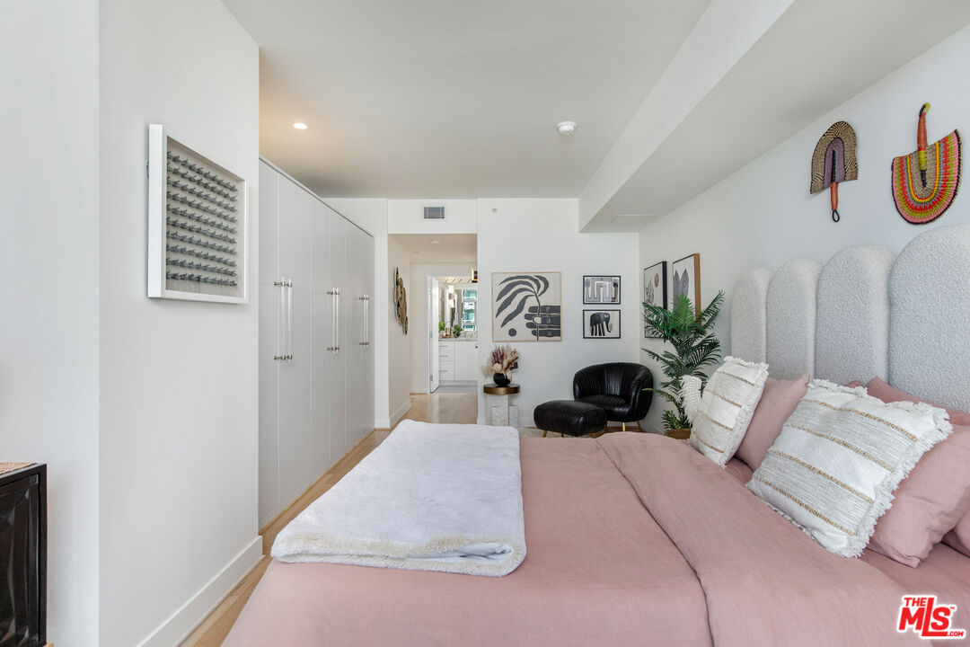 13600 MARINA POINTE DR Unit: 812