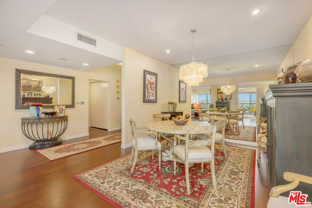 13600 Marina Pointe Dr Unit: 1704