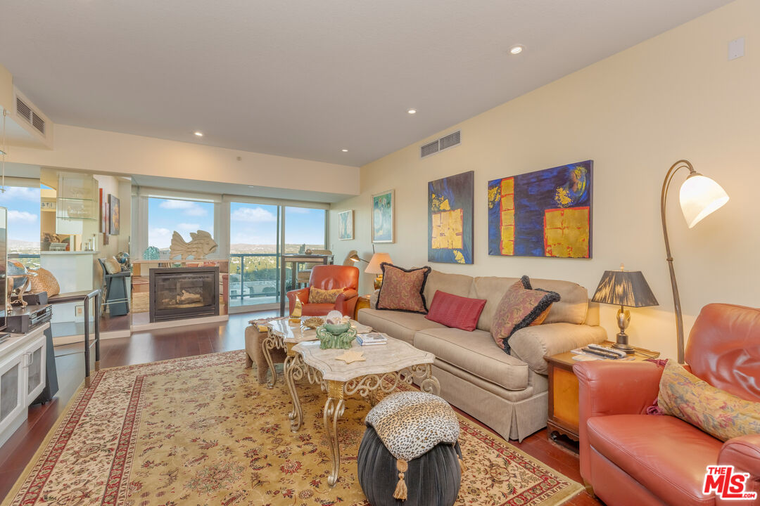 13600 Marina Pointe Dr Unit: 1704