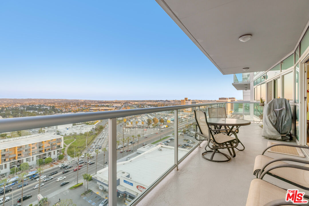 13600 Marina Pointe Dr Unit: 1704