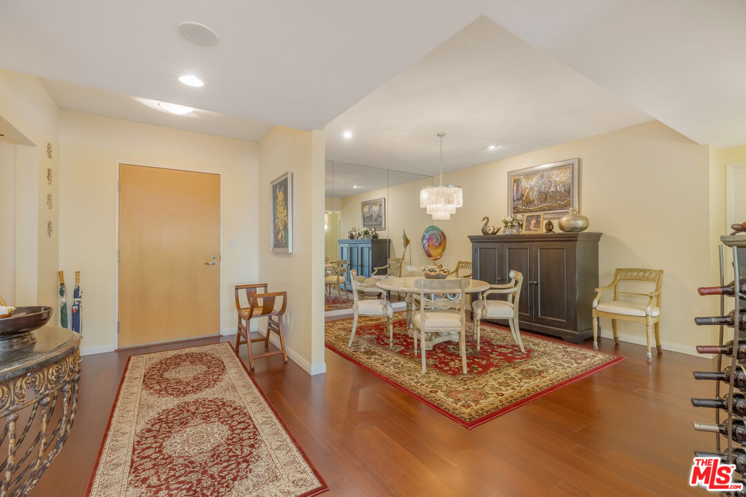 13600 Marina Pointe Dr Unit: 1704