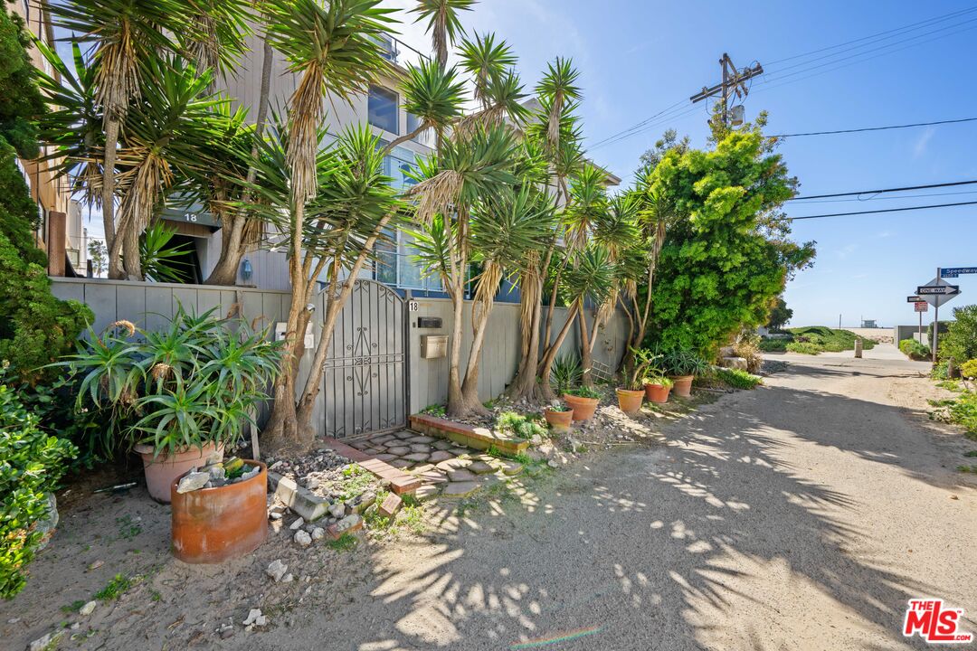 18 Privateer St Unit: 3