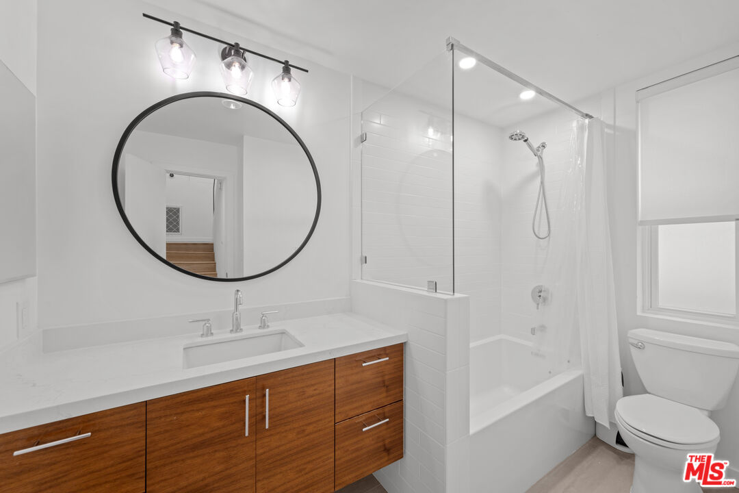 18 Privateer St Unit: 3