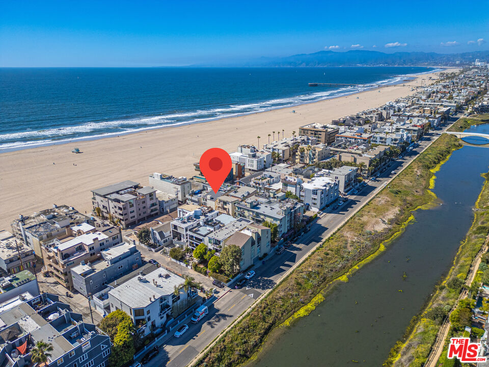 18 Privateer St Unit: 3