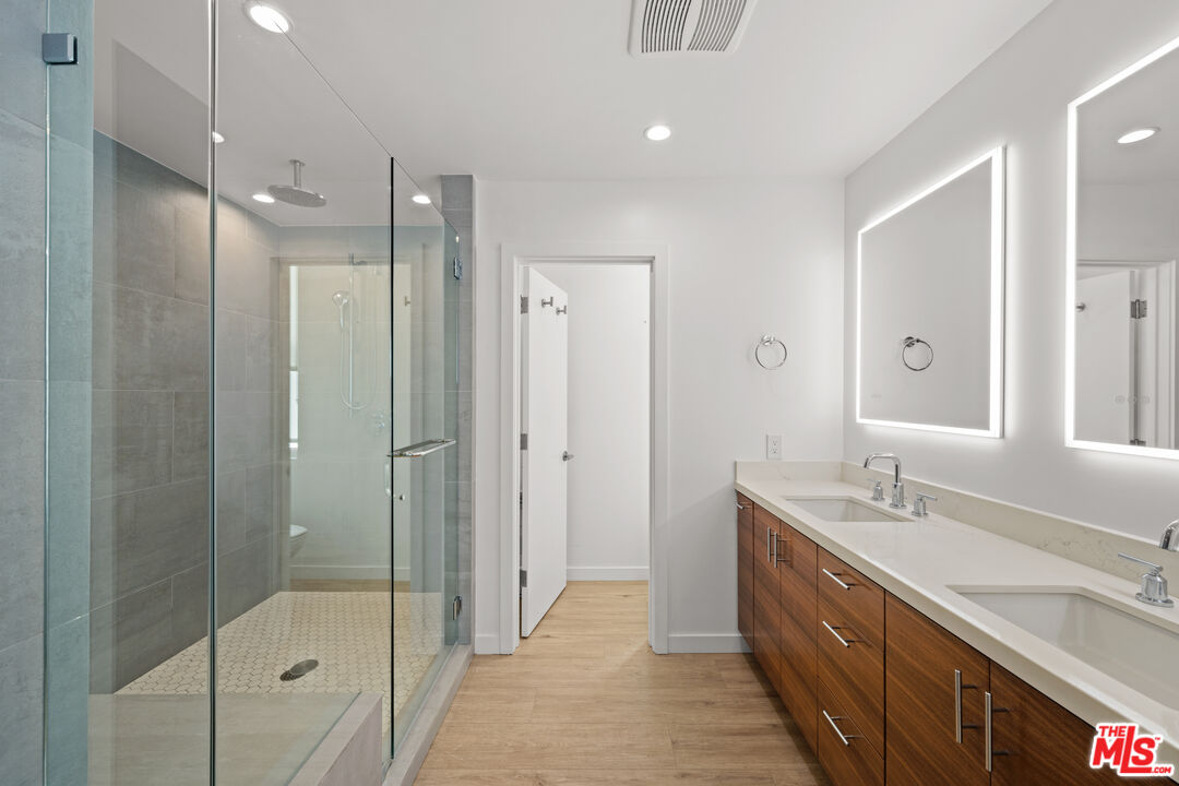 18 Privateer St Unit: 3