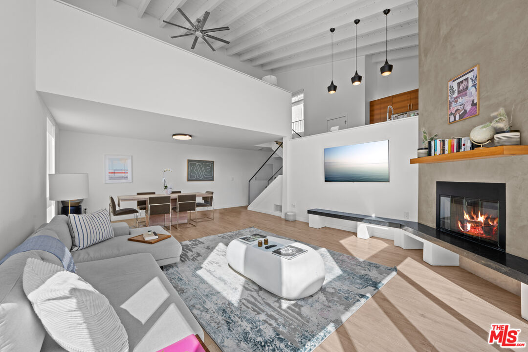 18 Privateer St Unit: 3