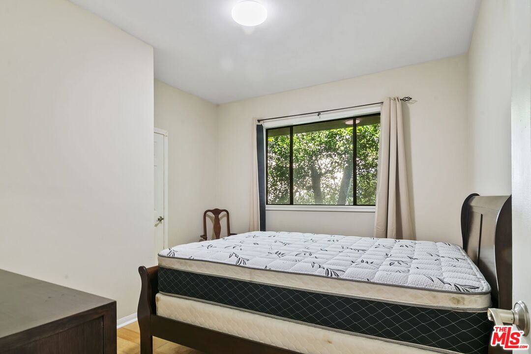 1478 Sunset Plaza Dr