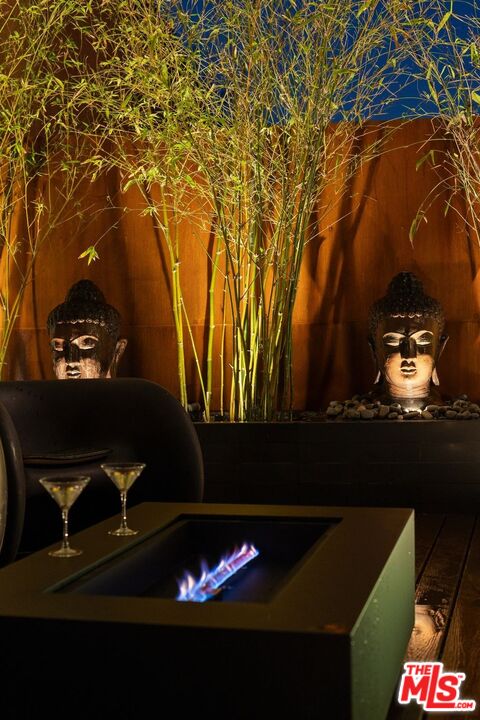 3601 Dixie Canyon Pl