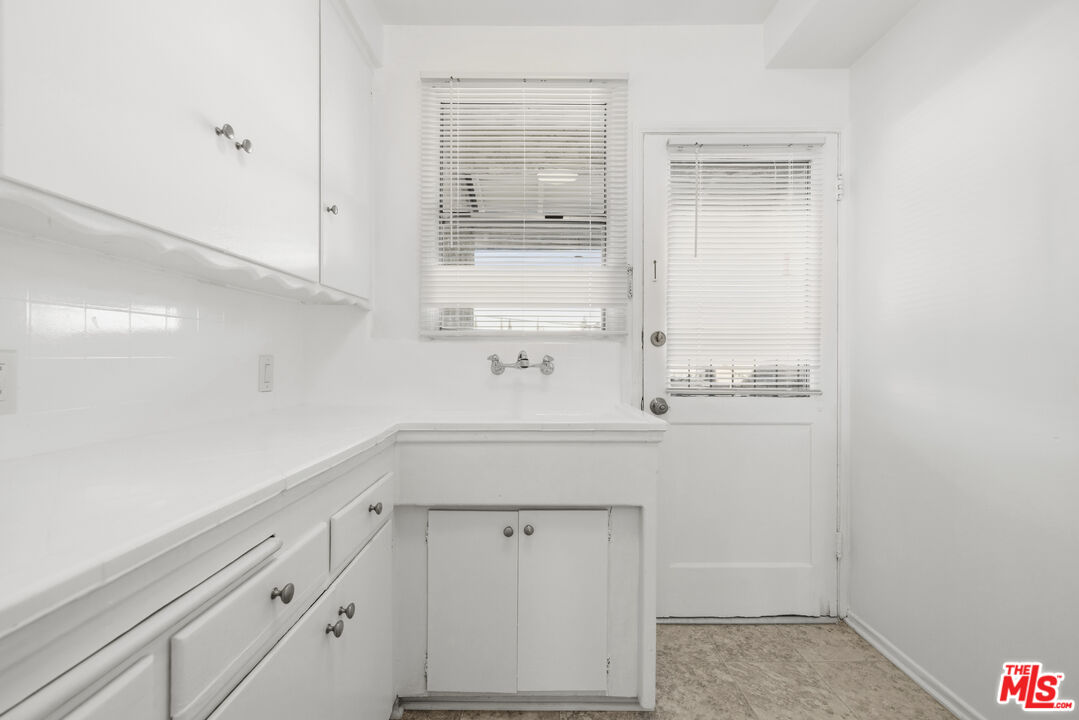 5324 Vantage Ave Unit: 4