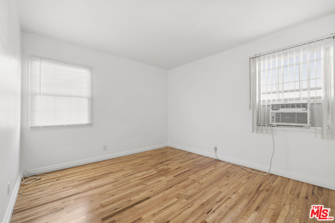 5324 Vantage Ave Unit: 4