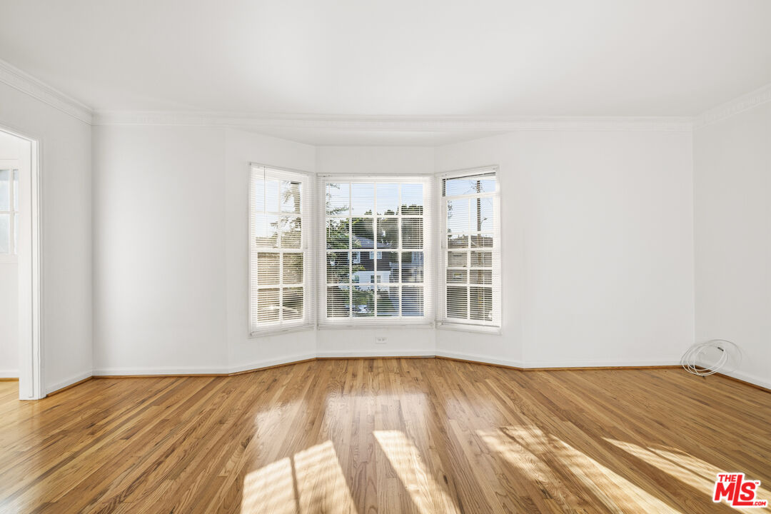 5324 Vantage Ave Unit: 4