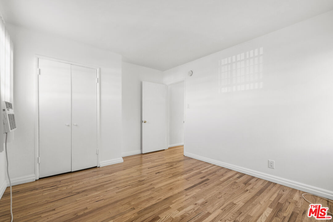 5324 Vantage Ave Unit: 4