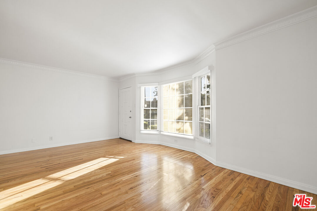 5324 Vantage Ave Unit: 4