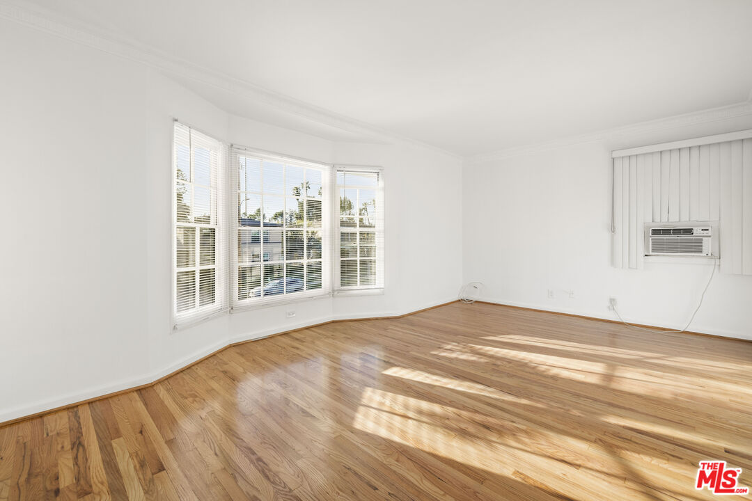 5324 Vantage Ave Unit: 4